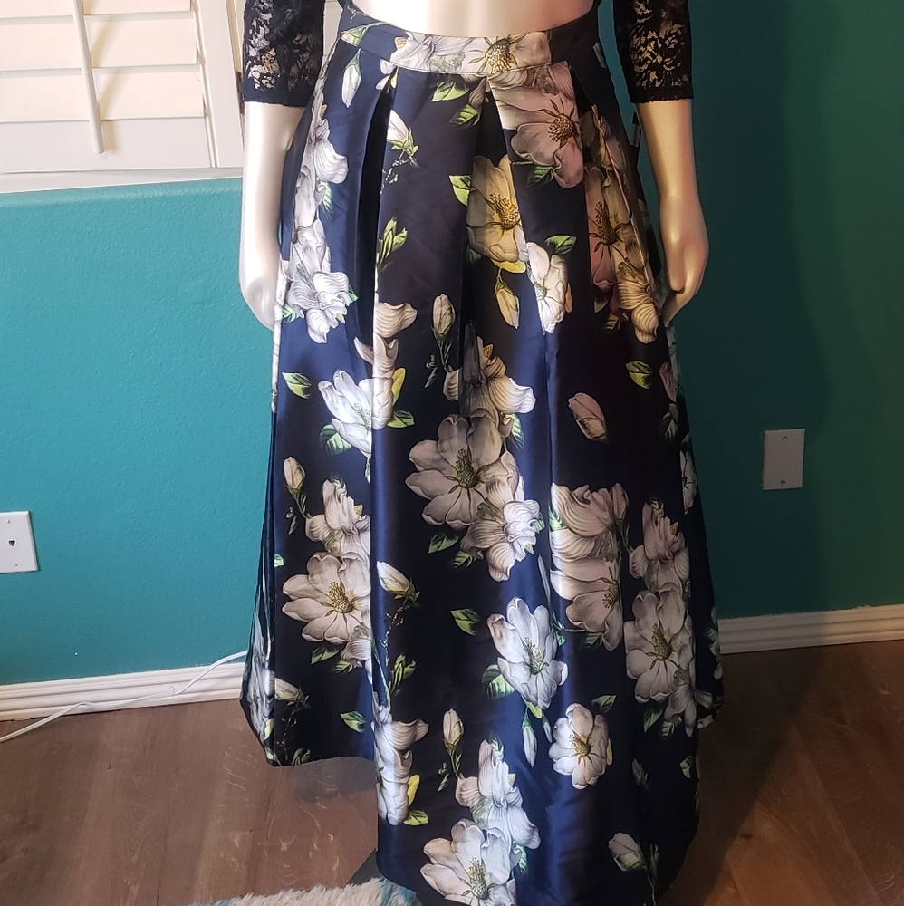 Satin Floral Print Skirt 1x.